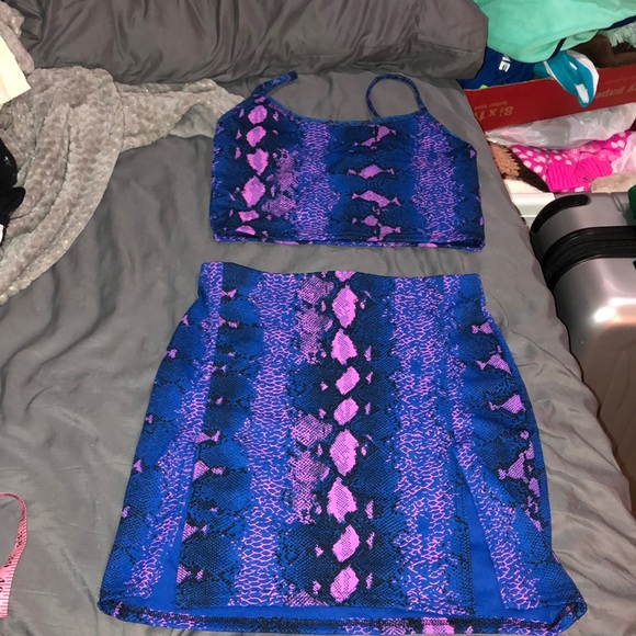 Missguided Dresses & Skirts - Two piece skirt and top snake skin